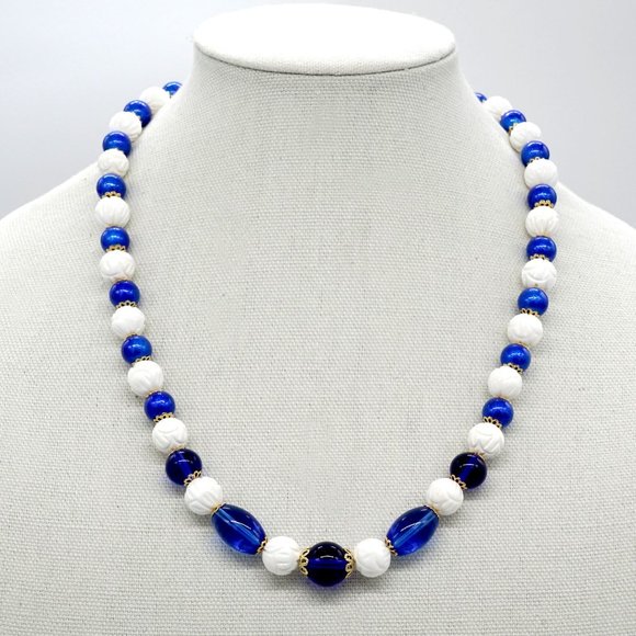 Custom made blue and white necklace with Lamp-Works beads and large lobster clas - Picture 4 of 7